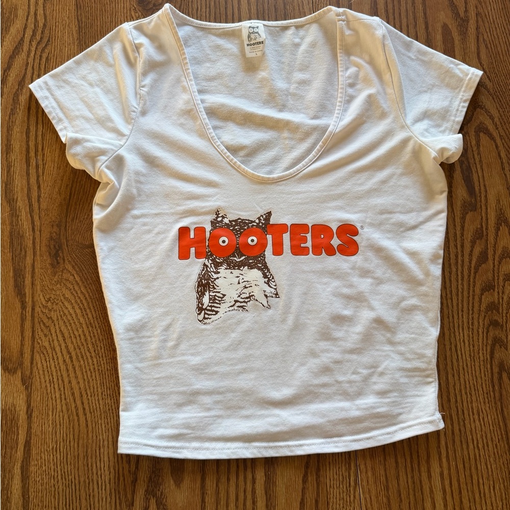 Hooters genuine tshirt white womens large crop top